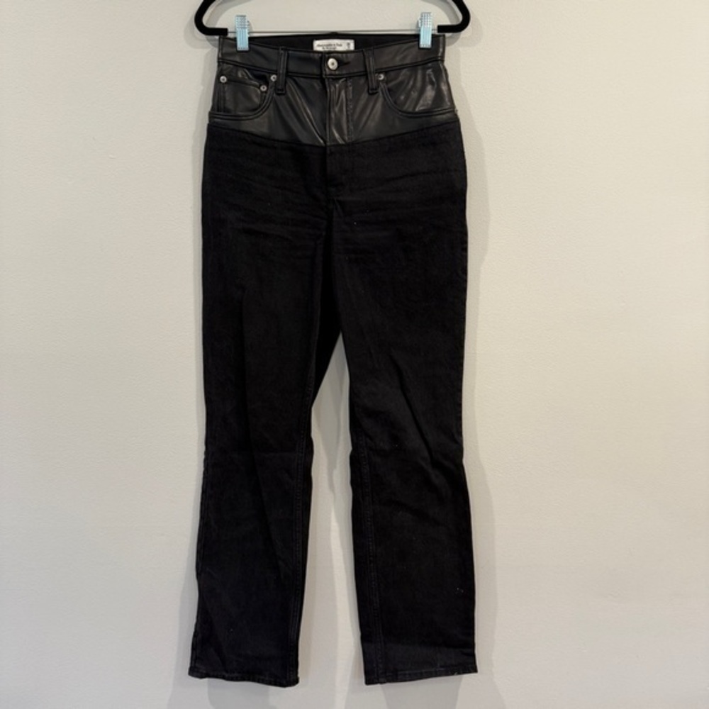 Abercrombie & Fitch The ‘90s Straight Ultra High Rise Black Jeans &Faux Leather